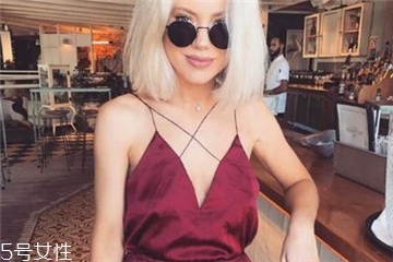 吊帶連體褲怎么穿？吊帶連體褲搭配圖片