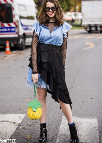 不規(guī)則裙子怎么搭配？不規(guī)則裙子搭配圖片