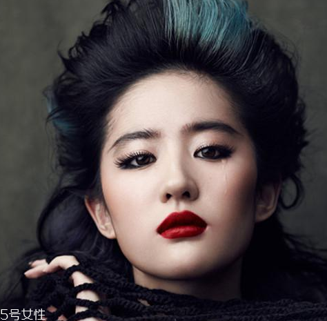 紫外光中毒妝怎么畫 酷炫暗黑風中毒妝教程