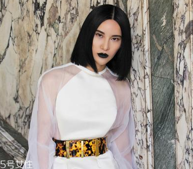 紫外光中毒妝怎么畫 酷炫暗黑風中毒妝教程