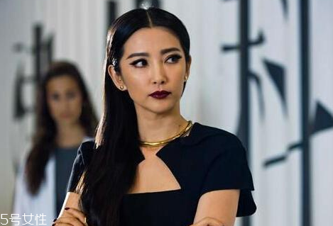 紫外光中毒妝怎么畫 酷炫暗黑風中毒妝教程