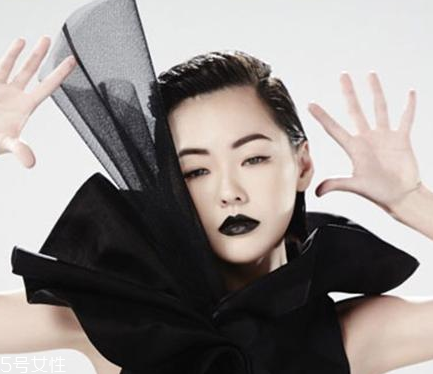 紫外光中毒妝怎么畫 酷炫暗黑風中毒妝教程