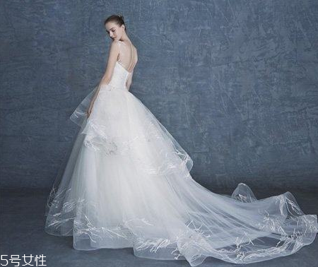 婚紗可以穿兩次嗎？婚紗穿兩次不好嗎？