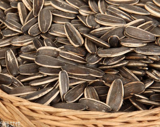 葵瓜子不能和什么一起吃？葵瓜子能和西瓜子一起吃嗎？