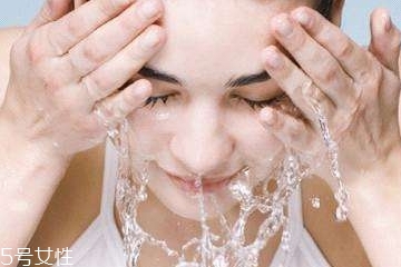 敏感肌膚如何修復(fù)？怎樣修復(fù)敏感肌膚？