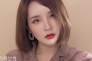 簡易溫柔奶茶色妝容教程 知性隨和的夏日奶茶妝 簡易溫柔奶茶色妝容教程 知性隨和的夏日奶茶妝