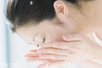 敏感肌能用煙酰胺嗎？煙酰胺過敏肌可以用嗎？