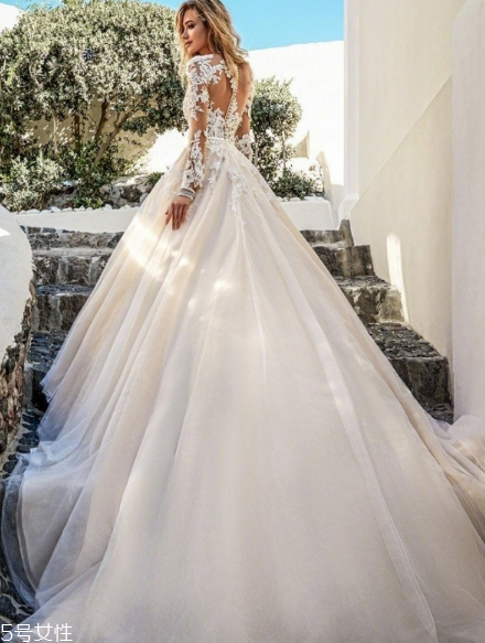 婚紗有幾種款式？婚紗的風(fēng)格有哪幾種？