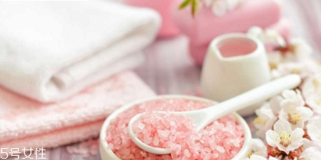 如何選購合適自己的浴鹽 怎樣選擇合適的浴鹽 如何選購合適自己的浴鹽 怎樣選擇合適的浴鹽