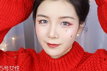 俏皮精靈妝怎么畫(huà) 甜美古怪精靈妝畫(huà)法步驟