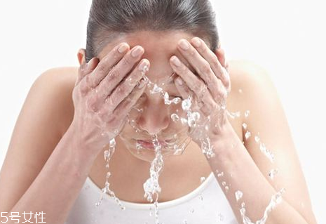 敏感肌可以用水楊酸嗎？水楊酸適合敏感肌嗎？