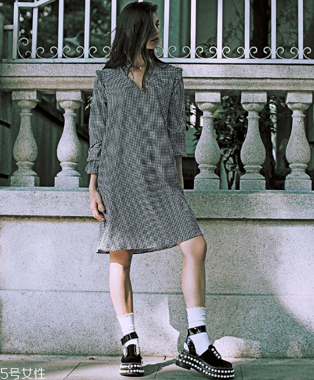 夏天穿什么鞋子百搭？夏季百搭鞋子圖片