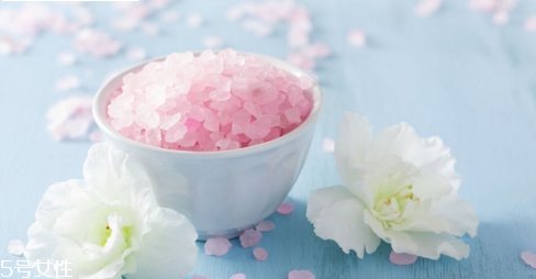 浴鹽多久用一次比較好 浴鹽使用頻率 浴鹽多久用一次比較好 浴鹽使用頻率