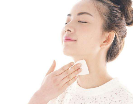 敏感肌用卸妝水還是卸妝油？