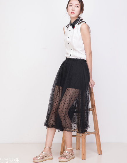 裙子搭配什么涼鞋好看？裙子適合搭配什么涼鞋？