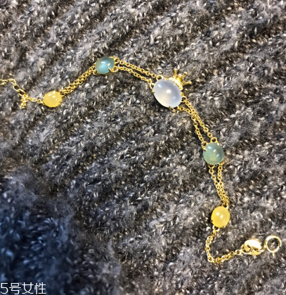 翡翠手鏈怎么鑒定真假？翡翠手鏈真假辨別