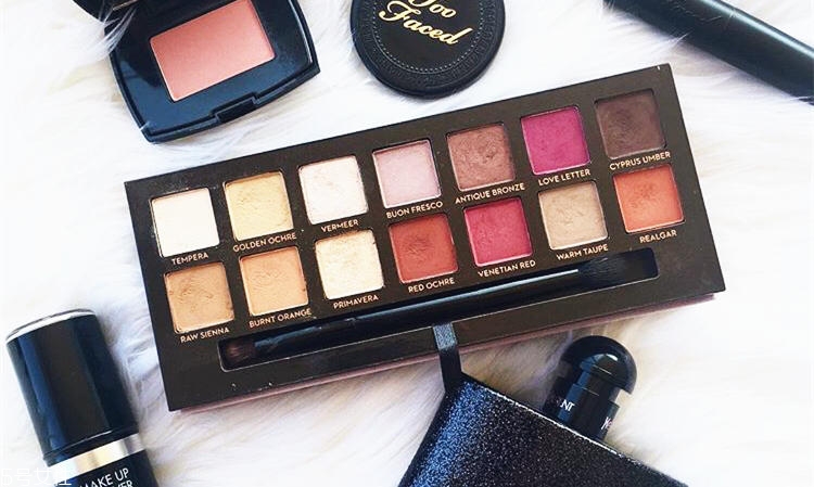 楓葉紅眼影哪個牌子好 8款熱門楓葉紅眼影盤點(diǎn)