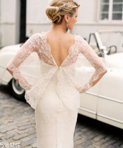 婚紗什么顏色好？婚紗買哪種顏色好？