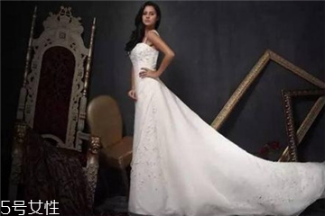 婚紗什么時(shí)候定？婚紗提前多長時(shí)間定？