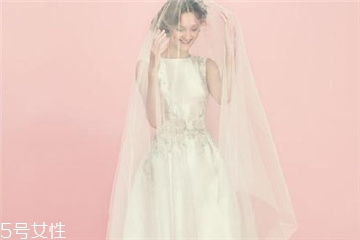 婚紗上的紅酒怎么處理？婚紗沾上紅酒怎么洗掉？