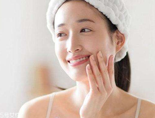 干皮起痘怎么回事？為什么干皮也長痘痘？