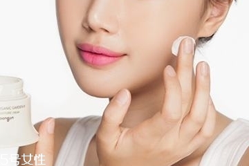 干皮為什么容易脫妝？干皮容易脫妝怎么辦？