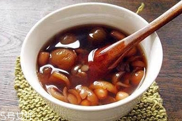 花生衣能和蜂蜜一起吃嗎？花生衣和桑棗一起煮會(huì)怎樣？