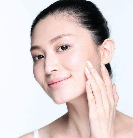 干皮可以用散粉嗎？皮膚干用什么散粉？