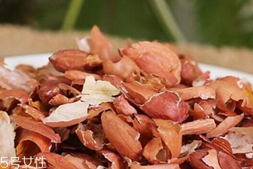 花生衣適合女生喝嗎？女生吃花生衣有什么好處？