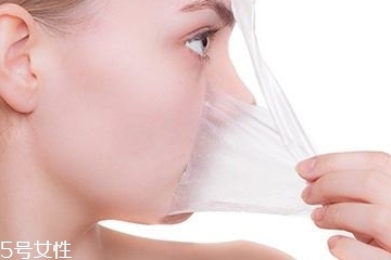 干皮臉上出油怎么辦？干性皮膚出油是為什么？