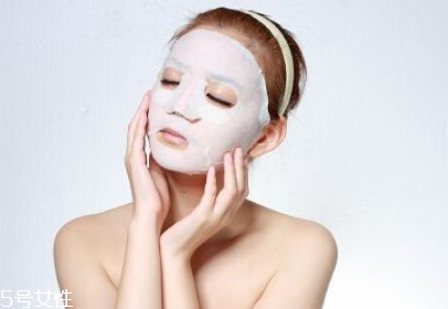 干皮臉上出油怎么辦？干性皮膚出油是為什么？