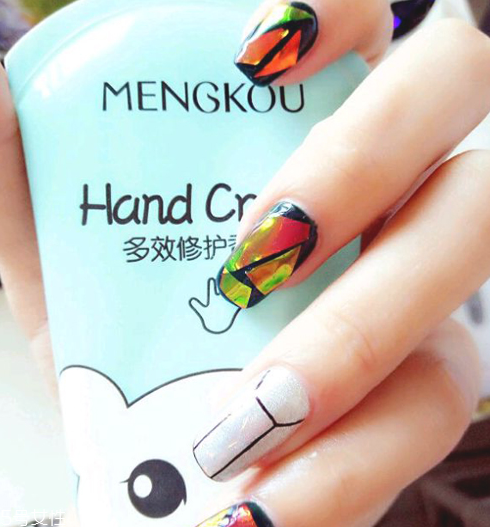 幾何圖案美甲圖片2022 永不落伍的幾何美甲 幾何圖案美甲圖片2022 永不落伍的幾何美甲