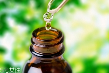 油皮能用精油嗎？精油適合油皮用嗎？