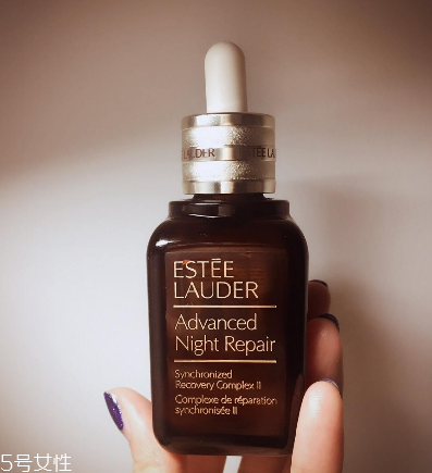 油皮能用小棕瓶嗎？小棕瓶適合油皮嗎？