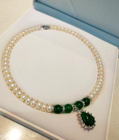 怎樣鑒別珍珠項(xiàng)鏈的真假？珍珠項(xiàng)鏈真假鑒定方法