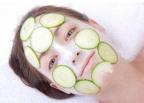 油皮晚上擦什么好？油性皮膚晚上怎么護(hù)膚？