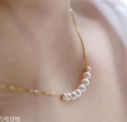 珍珠項鏈能戴著洗澡嗎？珍珠項鏈洗澡要摘下嗎？