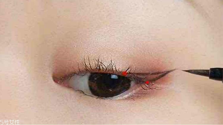 上挑眼線怎么畫圖解 清爽又美貌的眼線教程 上挑眼線怎么畫圖解 清爽又美貌的眼線教程