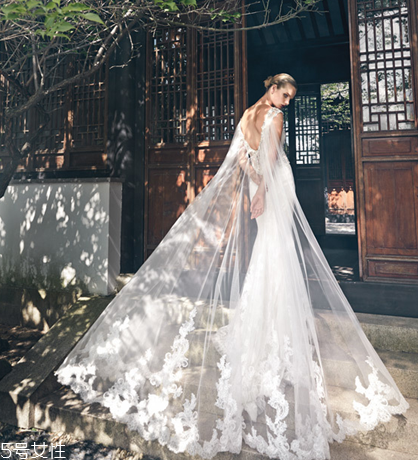 婚紗在哪里買比較好？婚紗應(yīng)該在哪買？