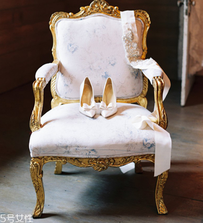 婚鞋可以提前穿嗎？婚鞋提前穿有影響嗎？