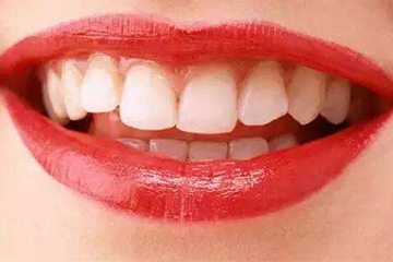 紋唇多少錢？紋唇風(fēng)險(xiǎn)大嗎