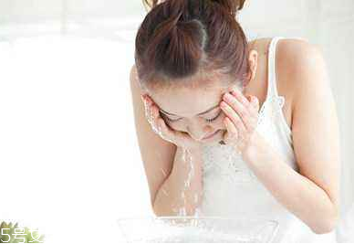 油皮用皂基還是氨基酸？氨基酸和皂基適合人群