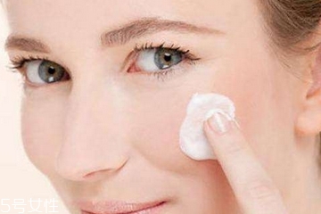 乳液能補(bǔ)水嗎？乳液有補(bǔ)水功效嗎？