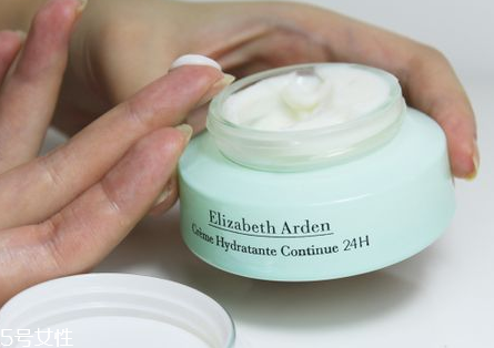 乳液可以直接擦臉嗎？乳液直接擦臉好嗎？