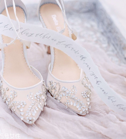 婚鞋能穿回娘家嗎？婚鞋穿回娘家不吉利嗎？