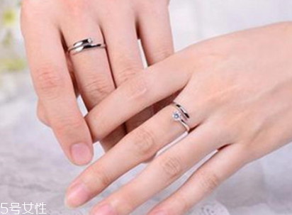 婚戒可以戴中指嗎？婚戒能戴在中指上嗎？