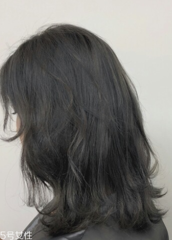 黑茶色適合長發(fā)嗎 黑茶色適合男生嗎 黑茶色適合長發(fā)嗎 黑茶色適合男生嗎