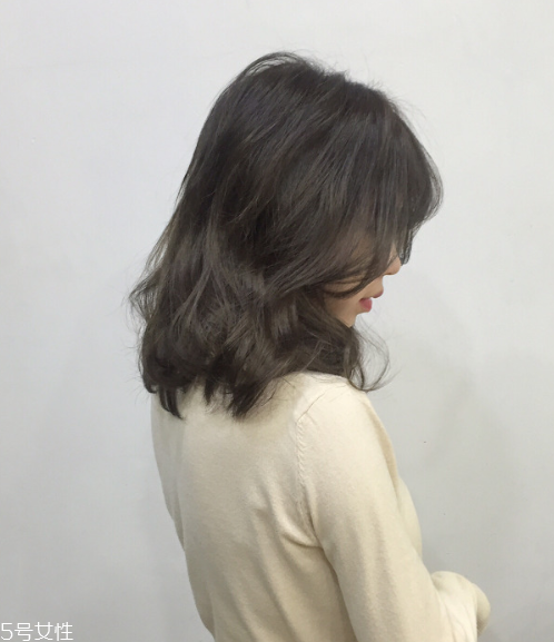 黑茶色適合長發(fā)嗎 黑茶色適合男生嗎 黑茶色適合長發(fā)嗎 黑茶色適合男生嗎