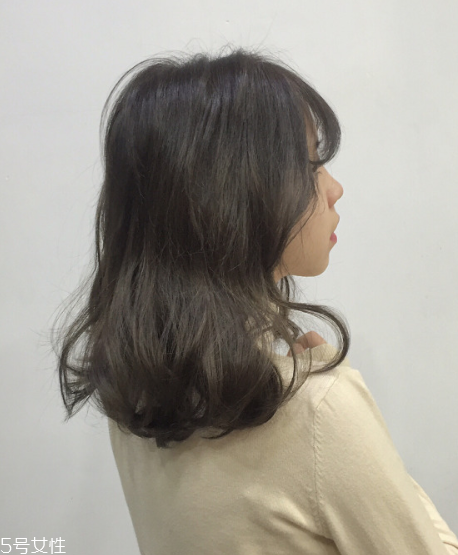 黑茶色適合長發(fā)嗎 黑茶色適合男生嗎 黑茶色適合長發(fā)嗎 黑茶色適合男生嗎