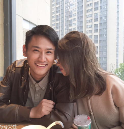 黑茶色適合長發(fā)嗎 黑茶色適合男生嗎 黑茶色適合長發(fā)嗎 黑茶色適合男生嗎